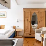 Gutshaus Barkow Frühstückspension 3*