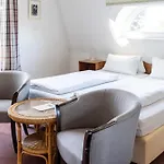 Frühstückspension Gutshaus Barkow 3*