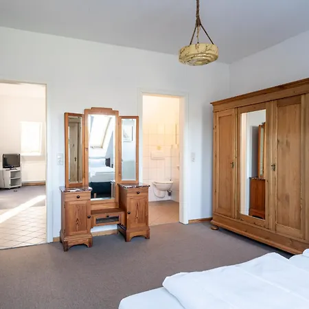 Frühstückspension Gutshaus Barkow 3*