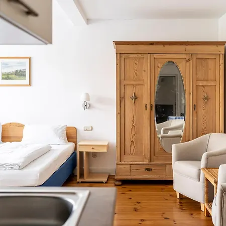 Gutshaus Barkow Frühstückspension 3*