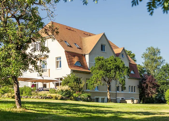 Gutshaus Barkow * Barkhagen